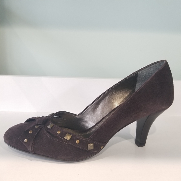 ANTONIO MELANI Shoes - NEW Antonio Melani Sued Pumps